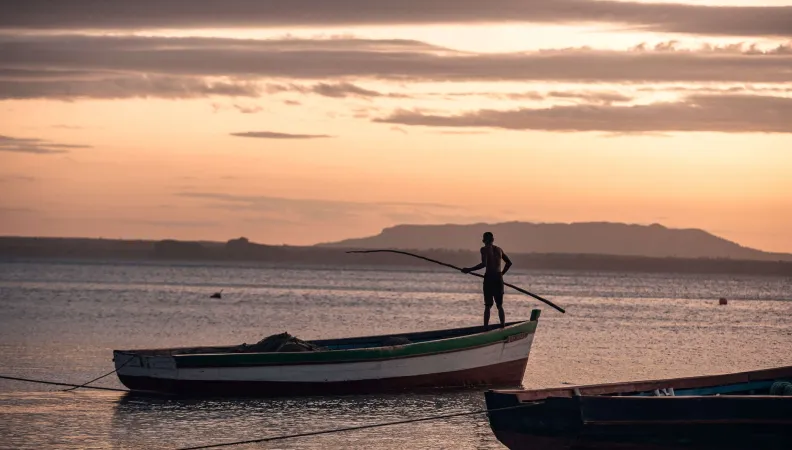 Homme sur un bateau 